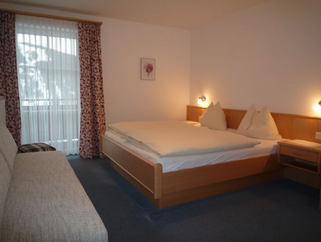 Schlafzimmer im Appartement B, Ferienwohnungen Wechselmaishof